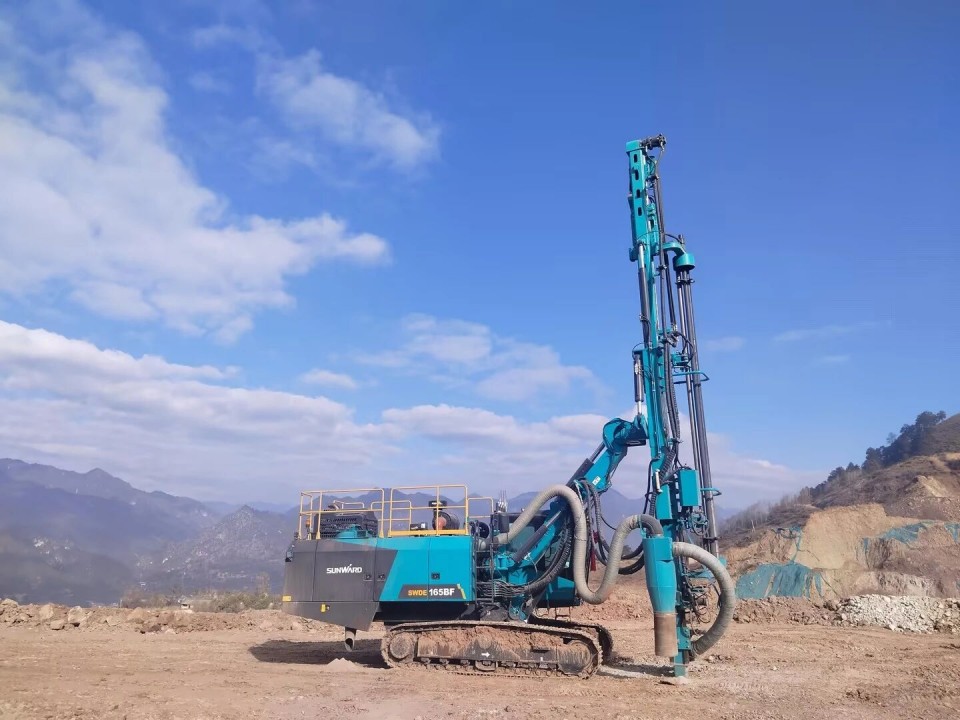 創新引領，實力見證 山河智能明星產品榮登“2025工程機械TOP10年度榜”礦石加工領域